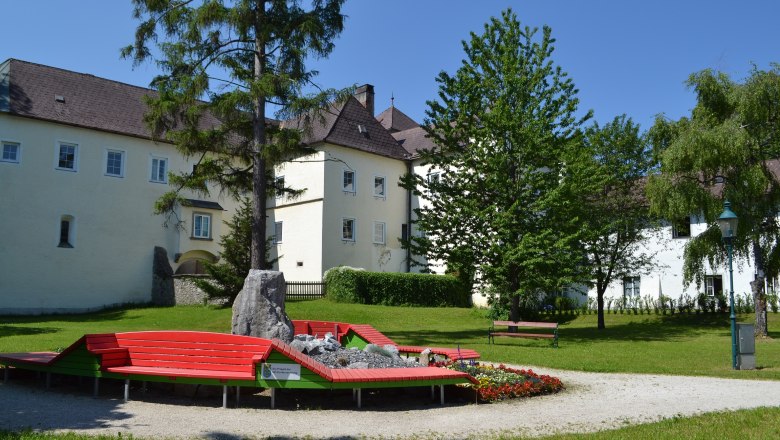 Dirndloase im Schlosspark, © Gemeinde Kirchberg