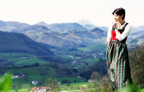 Landschaft mit Dirndl, © weinfranz.at