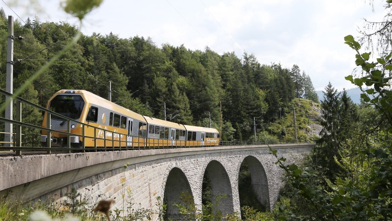 Himmelstreppe auf Viadukt, © NOEVOG / weinfranz.at