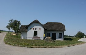 Trinkbrunnen beim Hochbeh&auml;lter, &copy; Marktgemeinde Hofstetten-Gr&uuml;nau