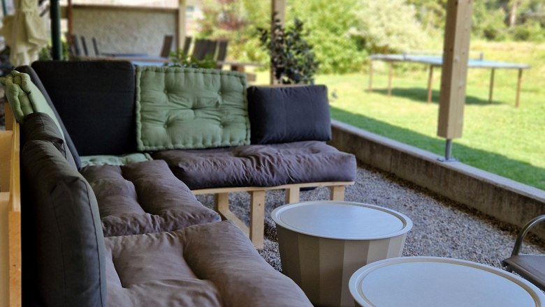 Sitzecke im Garten, © Ferienhaus Kräuterhäusl